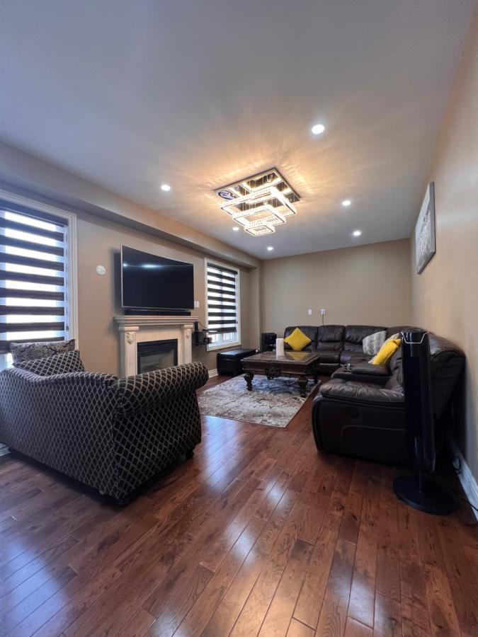 Spacious Detached In Brampton Exterior photo