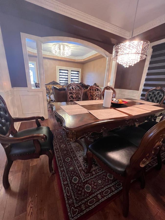 Spacious Detached In Brampton Exterior photo